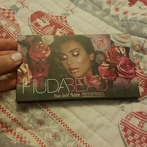 HUDA BEAUTY Rose Gold Remastered palette